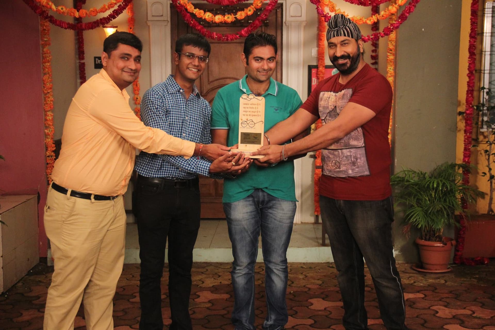 Yuva Unstoppable got swachata award from Taarak Mehta ka Ooltah Chashmah team